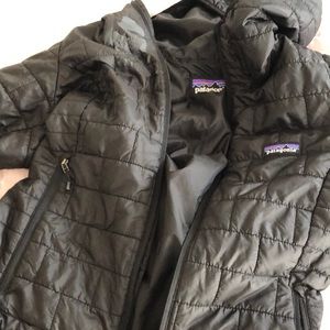 Black Patagonia zip up puff